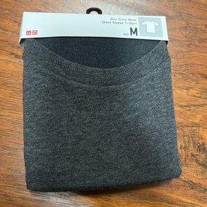 Uniqlo mens crew neck tee sz M